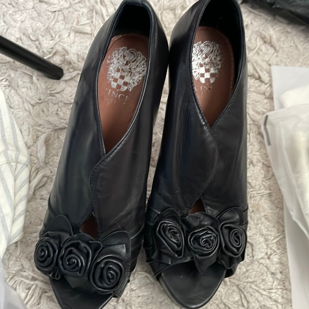 Vince Camuto 7/37 size